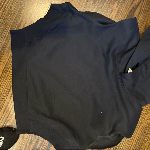 ALO Black Sleeveless Hoodie - Picture 4 of 6